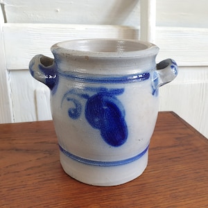 old clay pot, cabbage pot, lard pot, stoneware, earthenware, salt glaze, cobalt blue, canning jug, storage pot, pot, vintage, brocante decoration