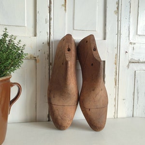 1 pair of old shoe lasts, French vintage, shoe lasts, wood, shabby, brocante decoration, country house