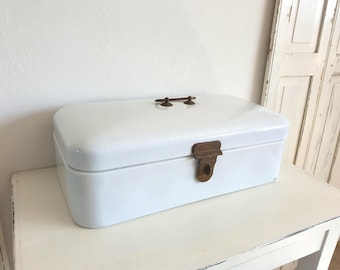 old bread box, antique bread box, enamel, white, Art Deco, shabby chic, vintage, brocante, country kitchen