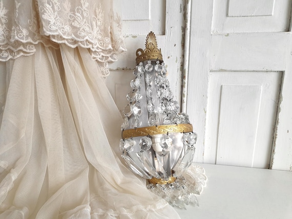 antike Wandlampe, Wandleuchte, Kristallüster, Korblüster, Kristalle, shabby, french vintage, brocante Lampe