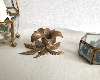 antique candlestick, vintage candle holder, brass, flower, blossom, brocante, boudoir, French, Grand Millennial