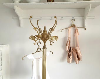 old coat rack, vintage coat rack, antique clothes rack, brocante, metal, Hollywood Regency, brass, coat hooks, gold