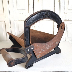 old bread slicer, rustic bread slicer, R E H, manual, lever arm, bread slicer, vintage, brocante, country house, kitchen decoration