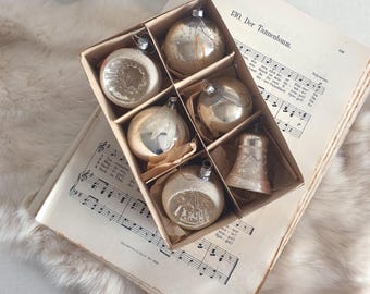 6 antique Christmas baubles, vintage Christmas tree decorations, Lauscha Christmas tree baubles, bell, silver, reflective baubles, brocante