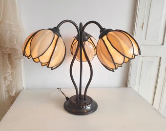 antique Tiffany table lamp France, table lamp floral, beige, brass lamp, glass shade, shabby, brocante, stained glass, vintage