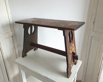 taburete antiguo, taburete viejo, mesa auxiliar, banco de estufa, pintura de arte popular, pintado a mano, vintage, shabby chic, brocante, casa de campo