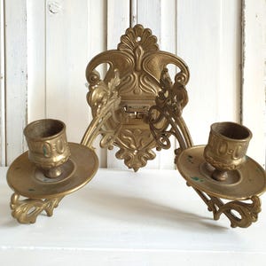 lustre de piano ancien, bougeoir mural antique, chandelier, laiton, Art Nouveau, vintage, brocante, décoration de maison de campagne