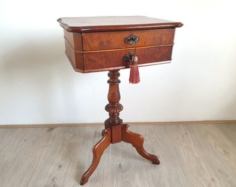 old sewing box, antique sewing box, Louis Philippe sewing table, bedside table, utensil, antique, vintage, brocante, grandmillennial, RAR