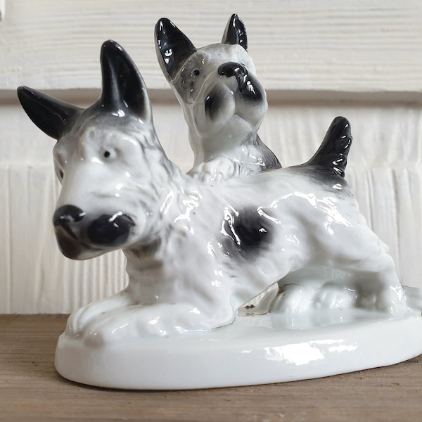 alte Porzellanfigur, Hunde, West Highland Terrier Welpen, vintage Porzellan, antik, shabby, brocante Deko, Sammlerstück