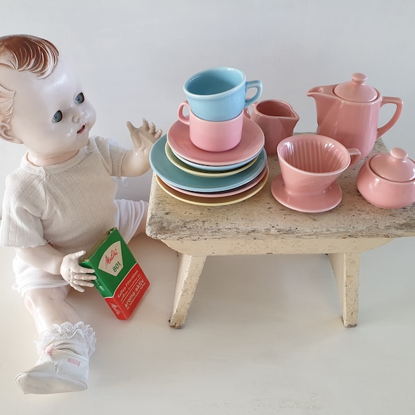 Antikes Puppengeschirr, alte Melitta Minden Kanne, Teller, Kaffeekanne, pastell, Filtertüten, vintage, shabby, Pastell, brocante