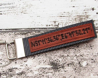 KOORDINATEN Schlüsselanhänger / Schlüsselband aus Leder / personalisiert für Männer und Frauen