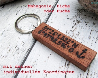 KOORDINATEN Schlüsselanhänger aus Holz mit individueller Gravur / Geschenk zum Hochzeitstag