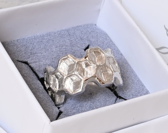wide silver ring, ring with structure, honeycomb pattern, statement ring