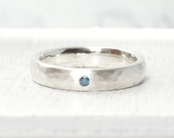 Silver ring with blue brilliant, matt hammer finish, wedding ring, engagement ring, customizable with engraving, 4 mm wide