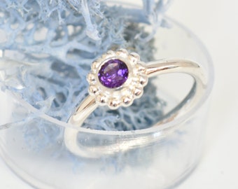 Amethyst Ring, zarter Ring Silber, Verlobungsring, Zusteckring, Größe 53