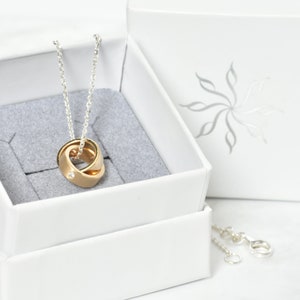 Brilliant pendant, wedding jewelry, customizable with hand engraving, infinite chain, 585 gold, rich gold mit Silberkette 42cm