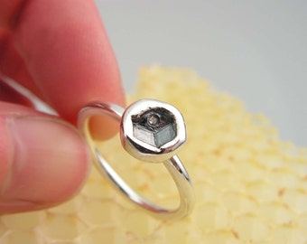 Stapelring Silber mit kleinem Diamant, zarter Ring geschwärzt, Vorsteckring Silber