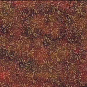 Puede incluir: Una tela marrón con un patrón repetitivo de pequeñas ramas florales estilizadas en tonos dorados y rojos.