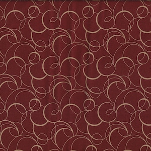 Peut inclure: Tissu bordeaux avec un motif répétitif de formes abstraites beiges et tourbillonnantes. Le tissu a une texture lisse et une couleur uniforme. Une règle jaune est placée verticalement le long du bord droit du tissu.