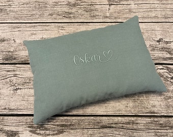 Kleines Namenskissen, aus Babycord mit Herzschrift