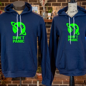 Don't Panic, Novelty Hoodie, Hitchhikers Guide to the Galaxy, Custom, Douglas Adams, Galaxy, 42, Shirt, Unisex, Gift, sweatshirt, Hoodie zdjęcie 3