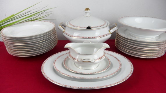 ROSENTHAL Tafelservice für 10 Personen, Design CORONA, Speiseservice mit rotem Dekor im Stil der 20er / 30er Jahre, Geschirr für Weihnachten