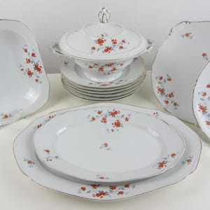 1930s tableware service with dinner plate, terrine, bowls and platters, Hertel Jacob in Rehau, dinner service with flowers in orange, shabby