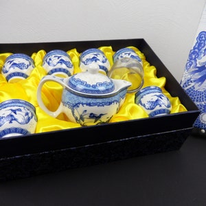 blue tea service in gift packaging, CHINA, small tea cup + teapot with strainer, tea cup bird motif, tea set as children&#39;s tableware