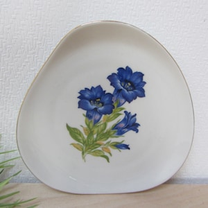 Gentian CAKE PLATE in kidney shape by Hertel Jacob, 30s collector&#39;s porcelain plate for coffee table, salad plate, gold rim side plate,
