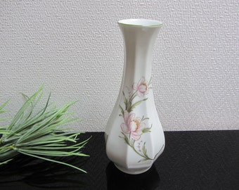 weiße vintage VASE, Royal KPM Porzellanvase, Bavaria Blumenvase, Magnolie, Handarbeit, Tischvase, Blumendeko, Blumen verschenken, Rosenvase,