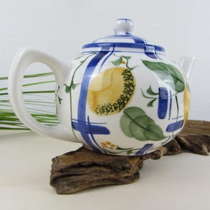 Charming teapot/coffee pot with Mediterranean design, porcelain pot for filter coffee, coffee table, vintage coffee pot, country kitchen