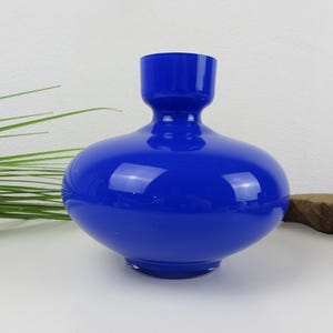 blue VASE bulbous, colored flower vase glass vase, pop art, gift to collector, flower decoration home decoration, vintage glass decoration design, table vase 70s