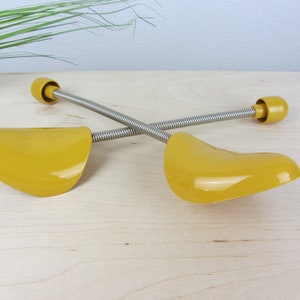 yellow SHOE TREE, unused shoe stretcher, Reina, shoe spreader, for shoes in the shoe cabinet and shoe rack, storing leather shoes