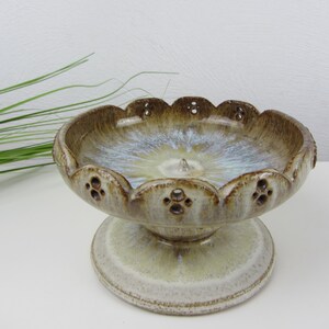 coupe à bougie sur pied vintage, bougeoir, soucoupe à bougie, centre de table, céramique, tons naturels beige-brun, bol à pâtisserie, coupe à fruits, bol décoratif
