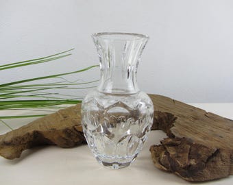 ボヘミアン　クリスタルカットガラス花瓶 おそらくボヘミア産の、ダイヤモンドカットが施されたクリスタルの花瓶