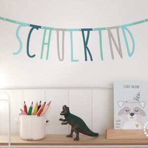 Guirnalda de letras para niños | Azul, verde y tonos de gris | Inscripción escolar | Personalizable con nombre