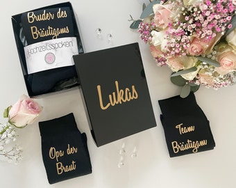 Hochzeitssocken in Box mit Name personalisiert | Socken | Bruder Opa Vater Braut Team Bräutigam | Geschenk JGA | schwarz 39-42 und 43-46