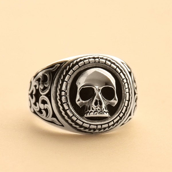 Signet Skull Ring: Handmade 925 Sterling Silver Men's Ring