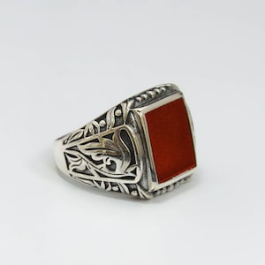 Handmade Red Agate 925 Sterling Silver Men&#39;s Ring: Orientalist Design