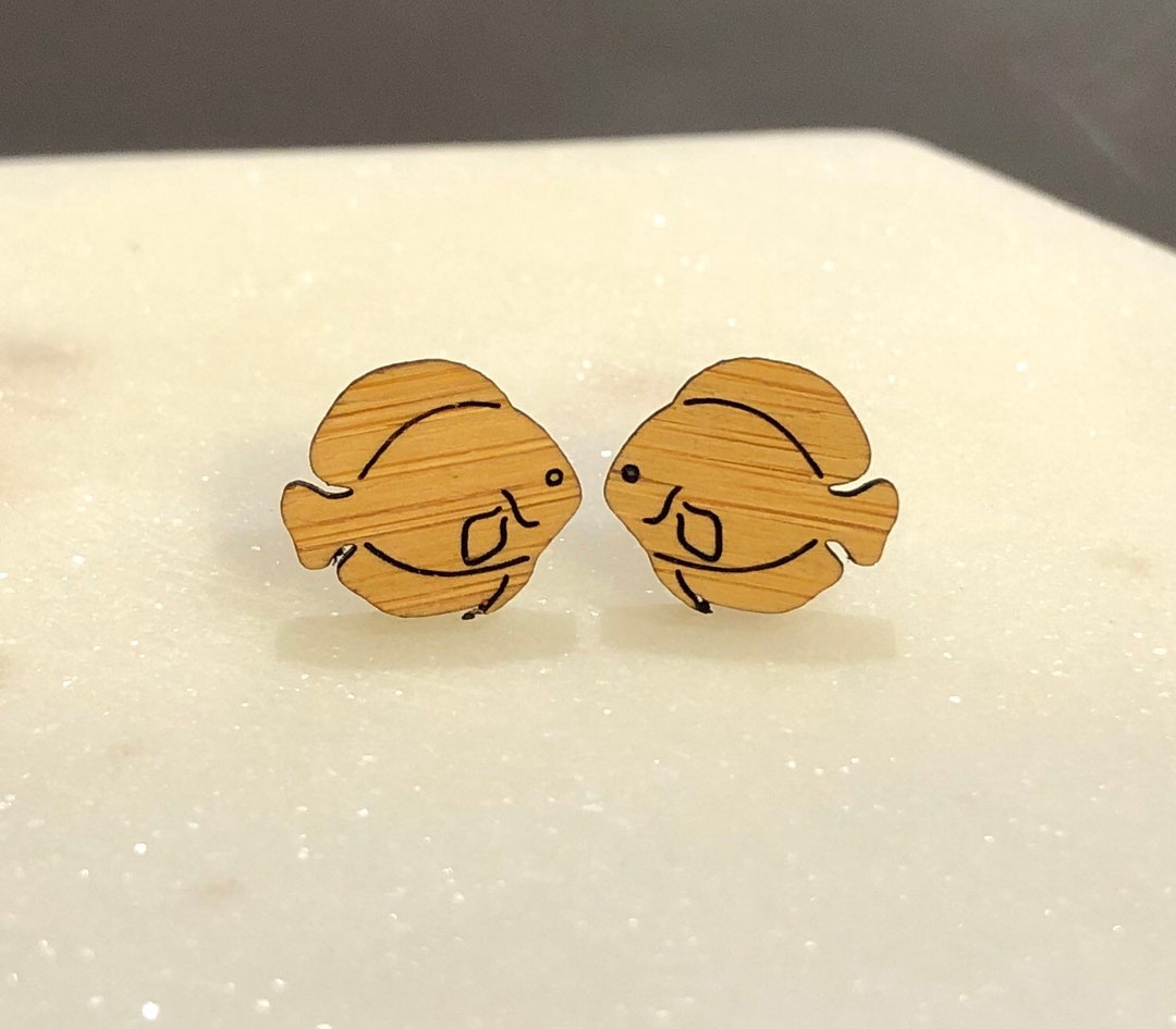 Pendientes Colgantes De Pez En Oro De 14K - Aros Elegantes Para Hombres Y Mujeres