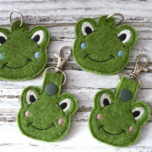 Embroidery file frog pendant keychain