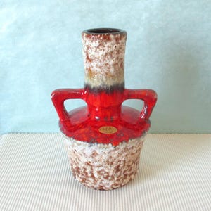 Vaso con manico Jopeko 431-24 Rosso Lava Grasso Arancione Marrone Anni Sessanta Metà Sessanta WGP Ceramica della Germania Ovest