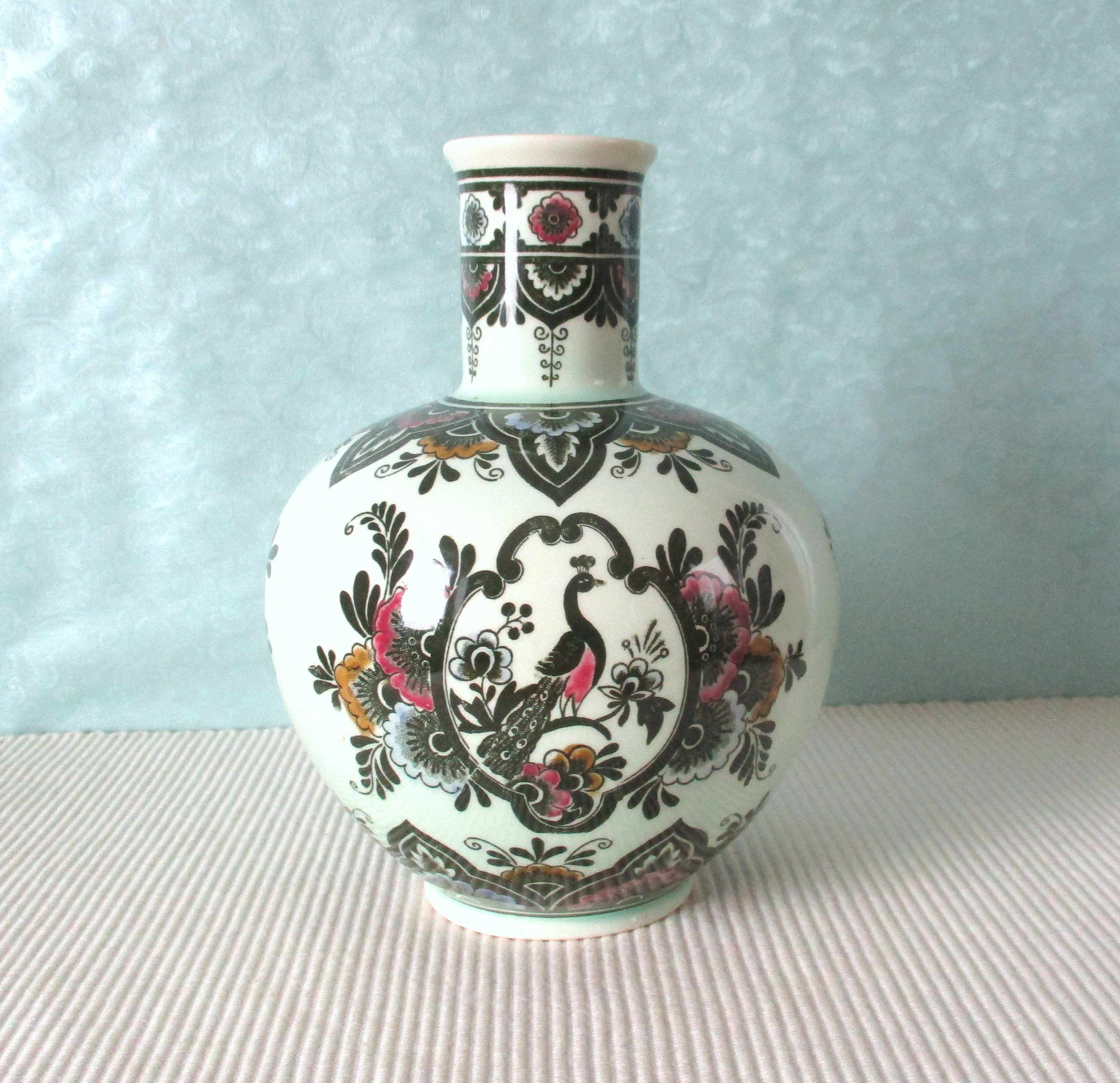 Vase Villeroy & Boch Paon Blumendekor Pfau 70er Jahre Keramik floral WGP mintgrün handausgemalt