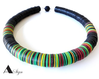 A Sign *Zaire* African Recycled Art African Ethno Necklace/Chain Bakelite Slices Colorful & Black Polaris Magnet Closure