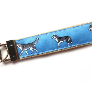 Schlüsselanhänger Husky in beige oder hellblau Hund Geschenk Geburtstag Weihnachten Hundefreund Hundeliebhaber Bild 4
