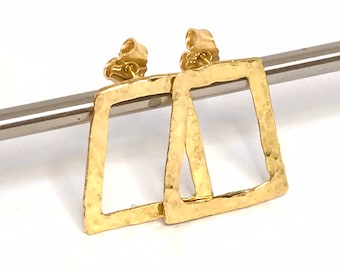 18kt yellow gold stud earrings