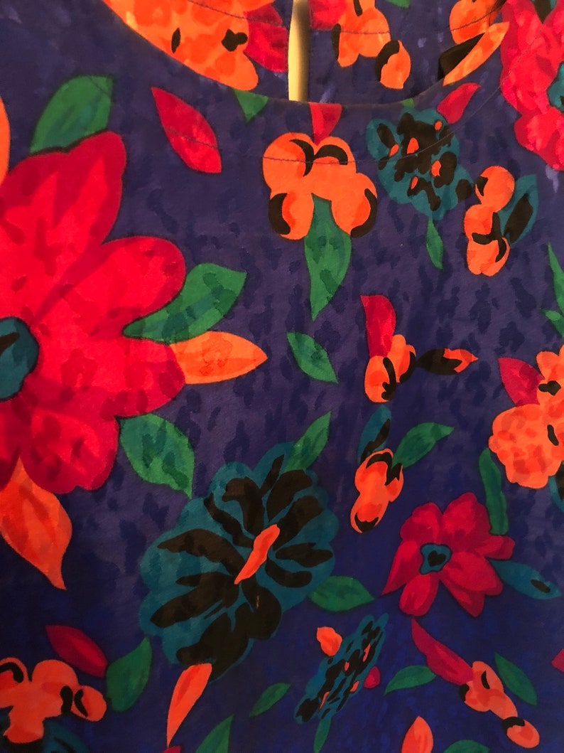 Vintage womans blouse size medium