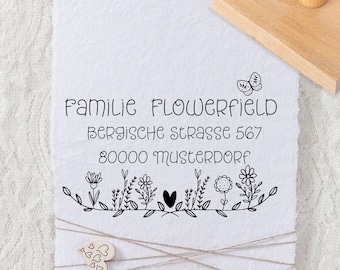 Familienstempel - Personalisierter Holzstempel - Blumenwiese - Blumenmotiv - mit Adresse - 6 cm x 4 cm - Motiv: Familie Flowerfield - 305