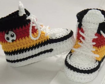 Germany colors baby shoes sneakers 10 cm foot length crocheted