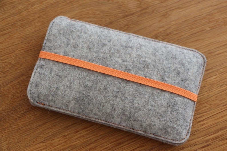 Mobile phone bag made of wool felt with elastic band image 4